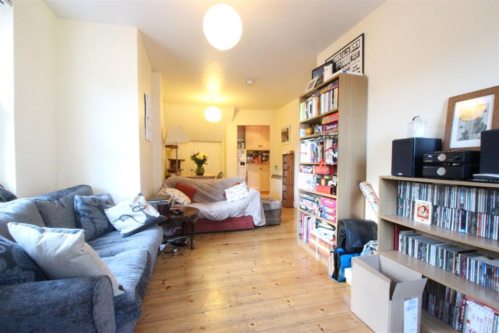 Property photo 2 of 8