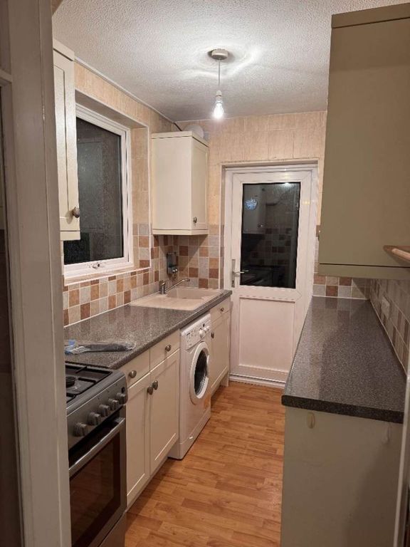 Property photo 3 of 5