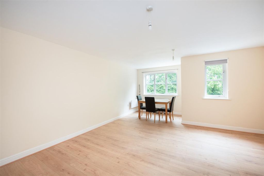 Property photo 3 of 14 Coltswood 9.Jpg