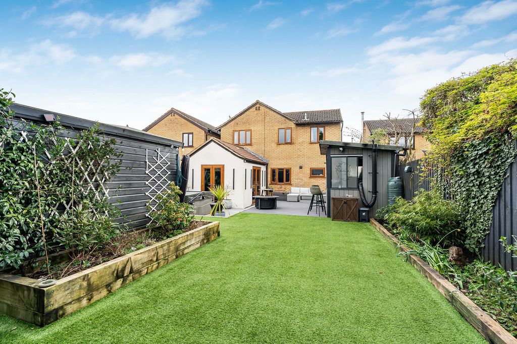 Property photo 2 of 29