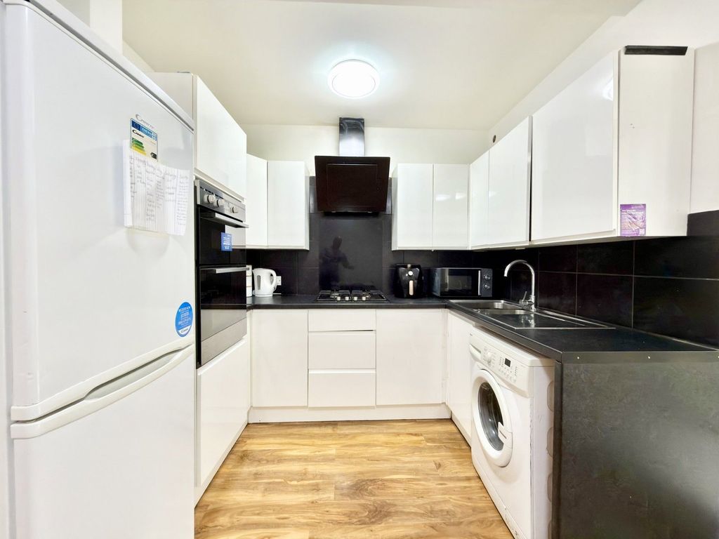 Property photo 2 of 23