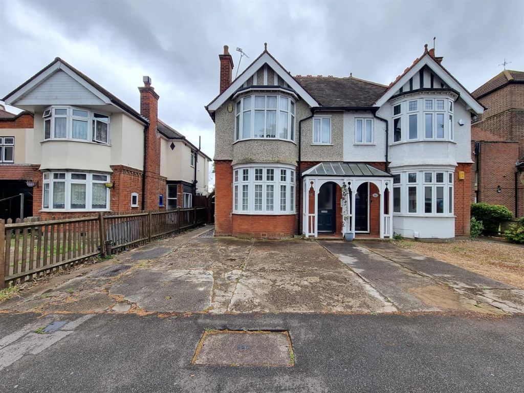 Property photo 2 of 18