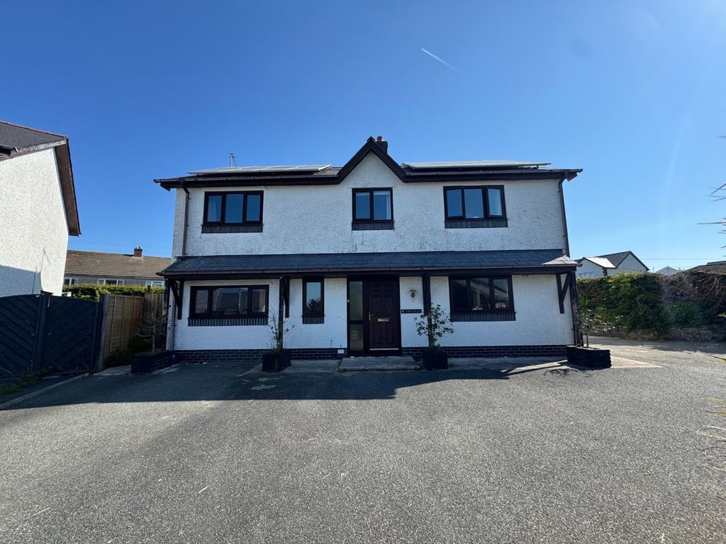 Property photo 2 of 38