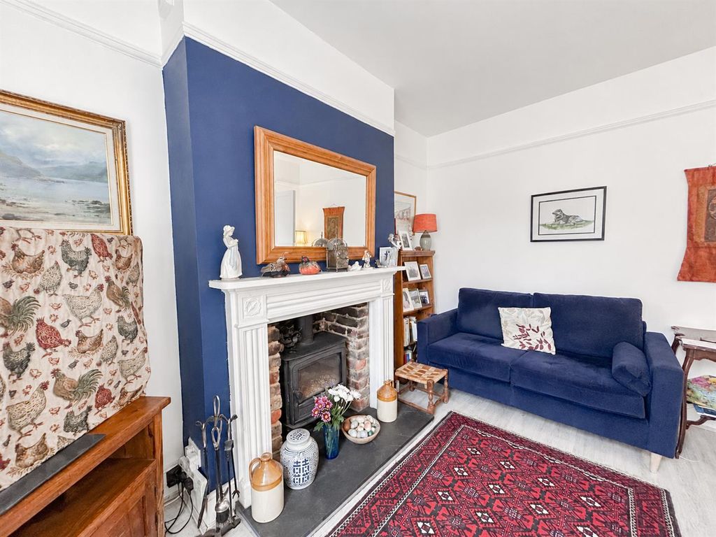 Property photo 3 of 14