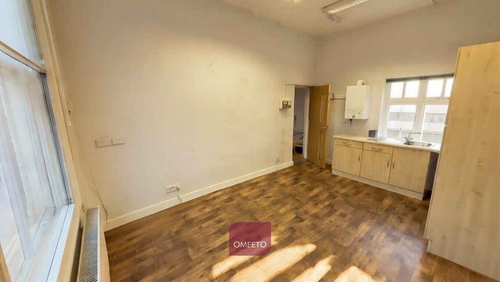 Property photo 3 of 5 Office To Let