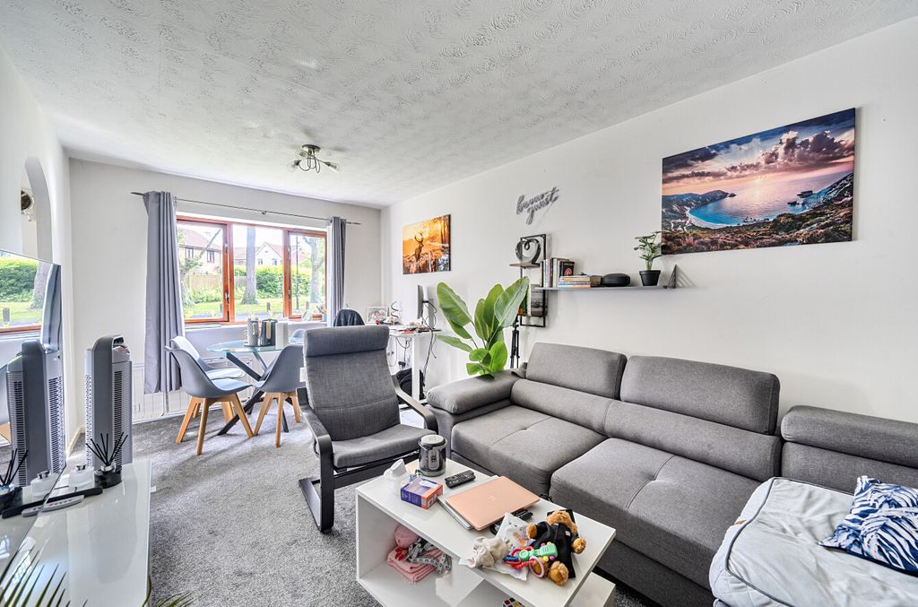 Property photo 2 of 9 1472557-14-6A310c...
