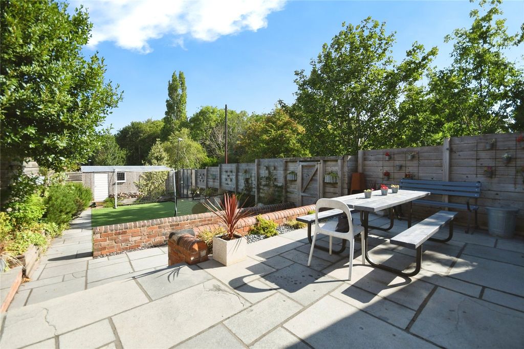 Property photo 3 of 17 Picture No. 02