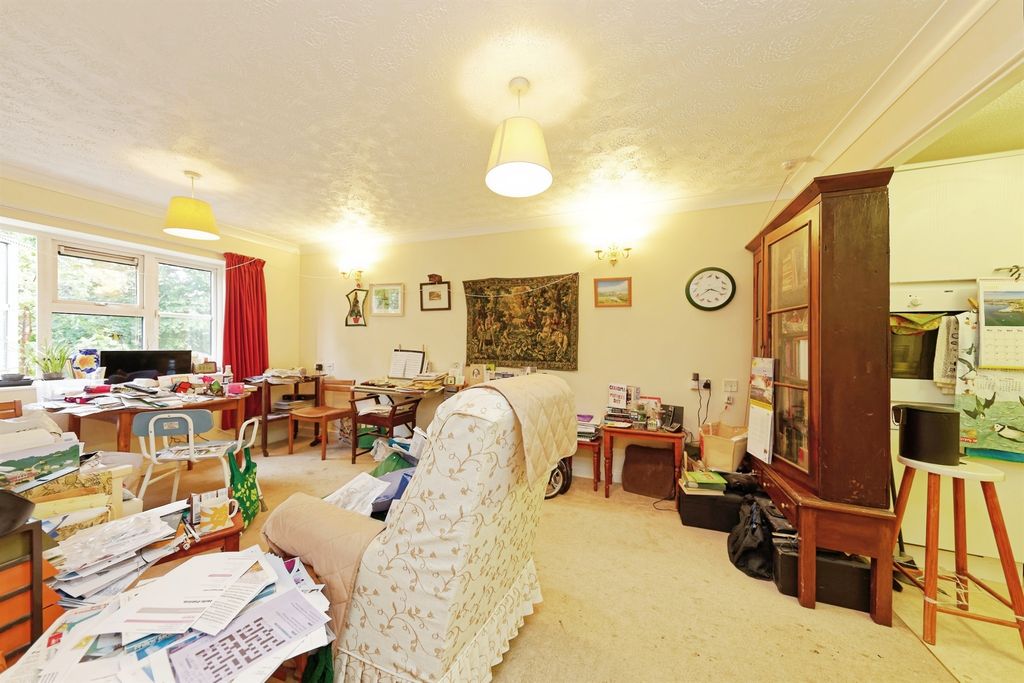 Property photo 3 of 8
