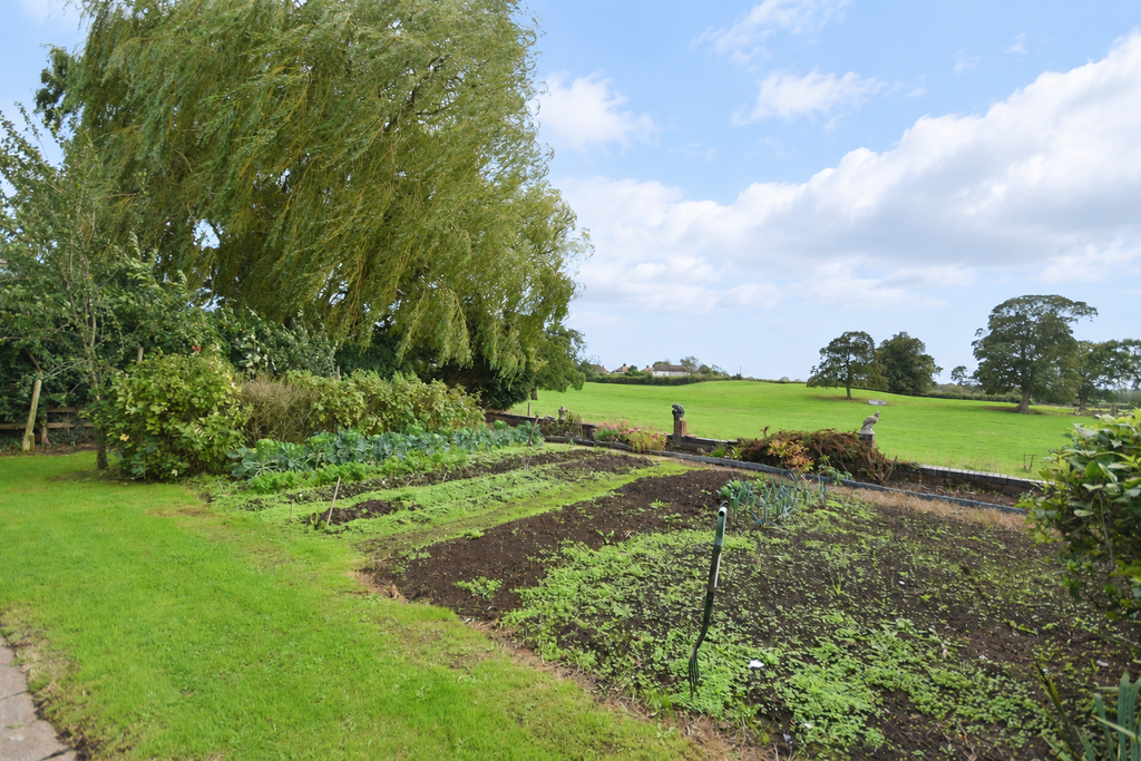 Property photo 3 of 14 Garden &amp; Views