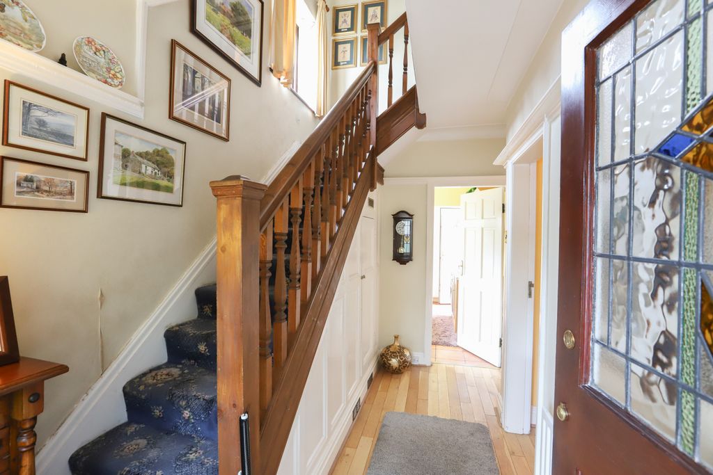 Property photo 2 of 21 2
