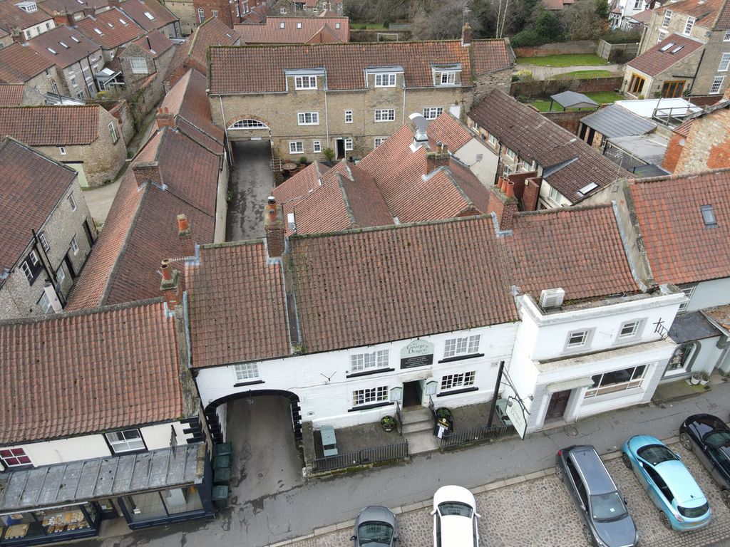 Property photo 2 of 33