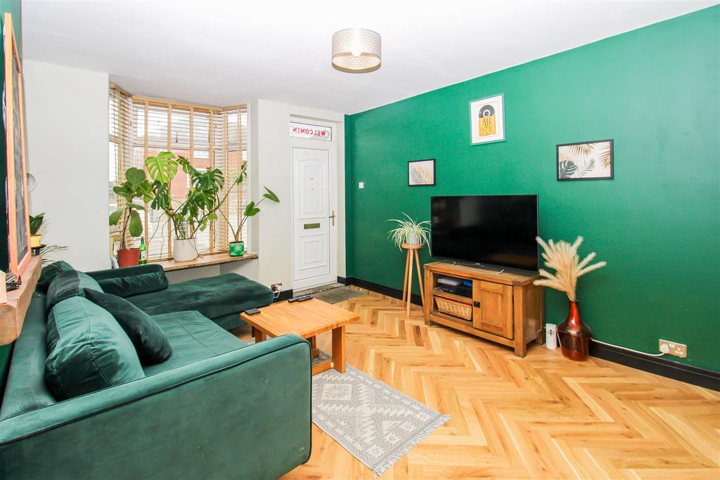 Property photo 2 of 12