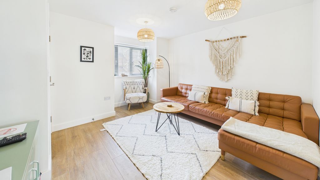 Property photo 2 of 14 Gallery