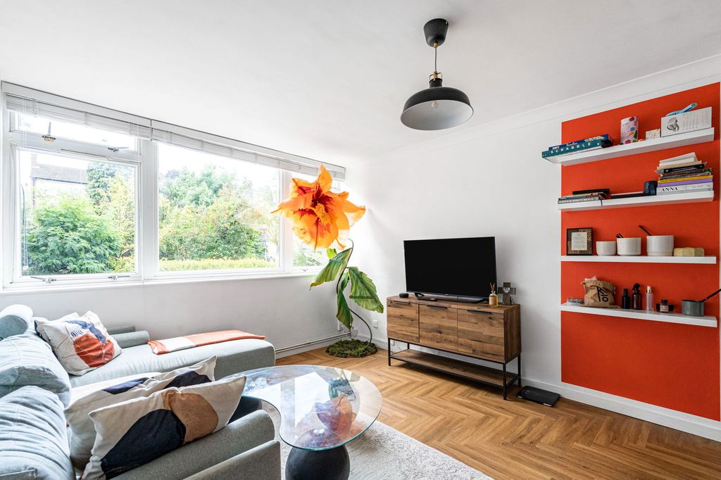 Property photo 1 of 11