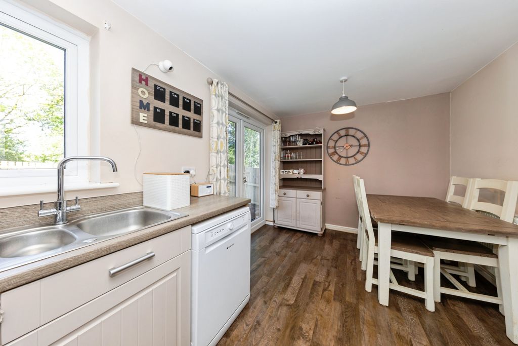 Property photo 3 of 12 Kitchen/Diner