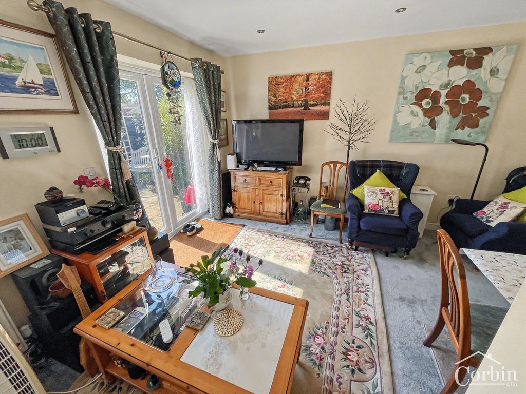 Property photo 3 of 13
