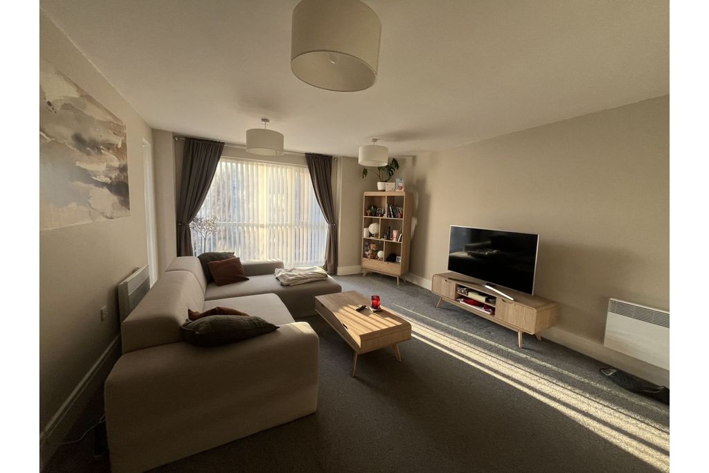 Property photo 2 of 8