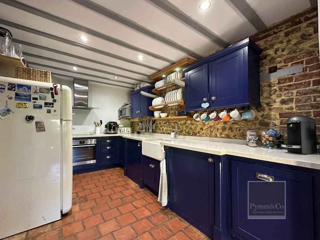 Property photo 3 of 23