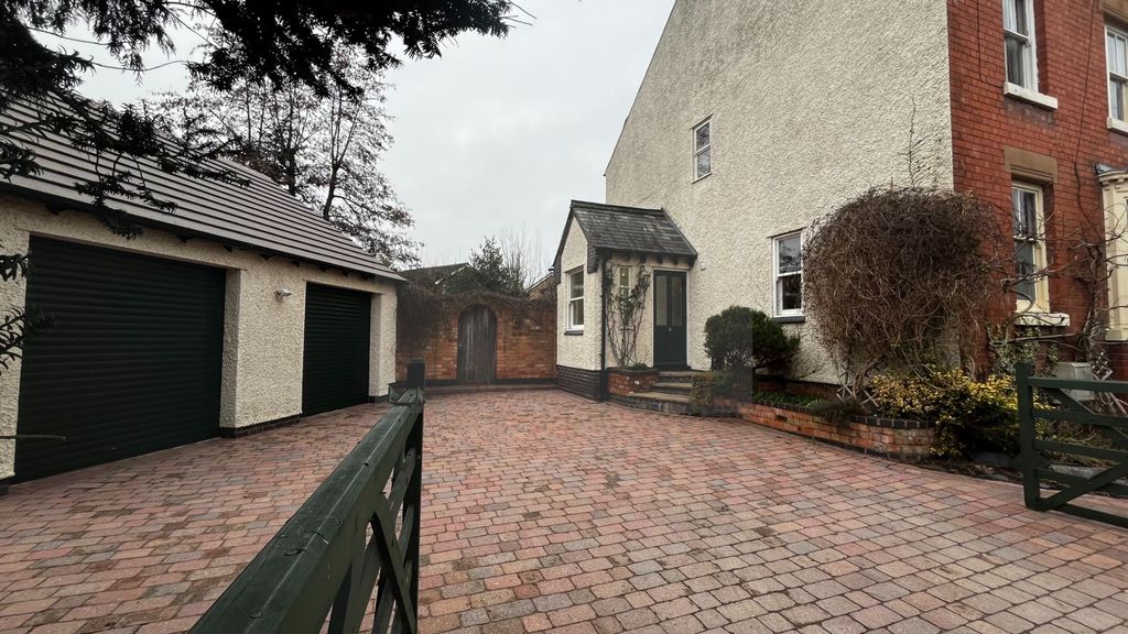 Property photo 1 of 16 Photo 15