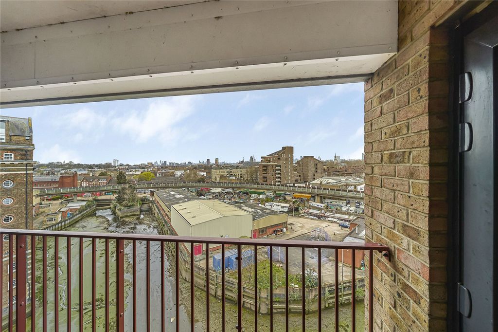 Property photo 3 of 6 Picture No. 04