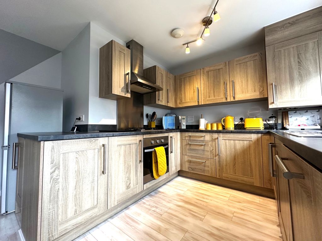 Property photo 2 of 8 Kitchen