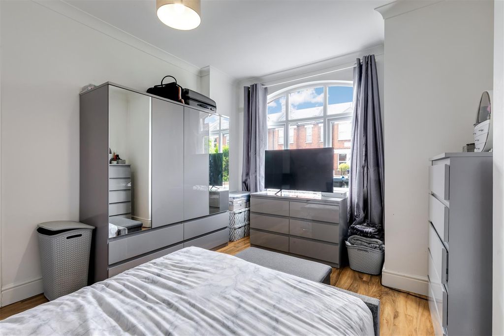 Property photo 3 of 11 Kingston Road .Jpg