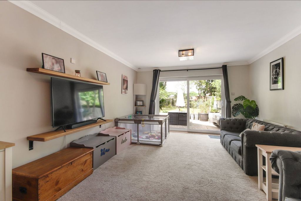 Property photo 3 of 24