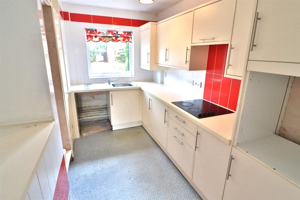Property photo 2 of 17 Kitchen