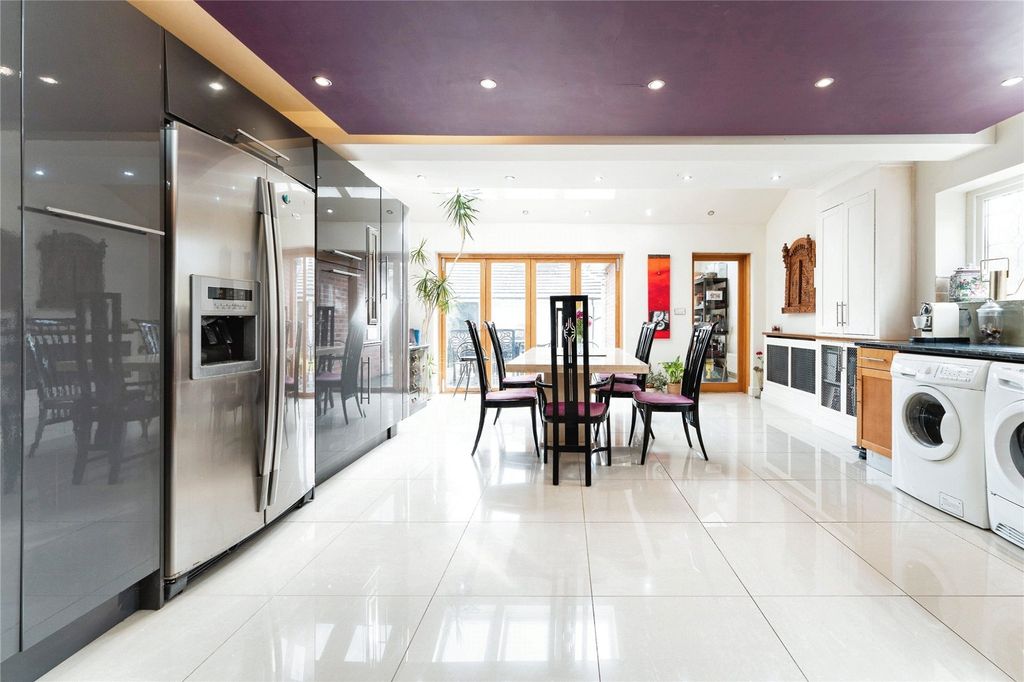 Property photo 3 of 31 Photography