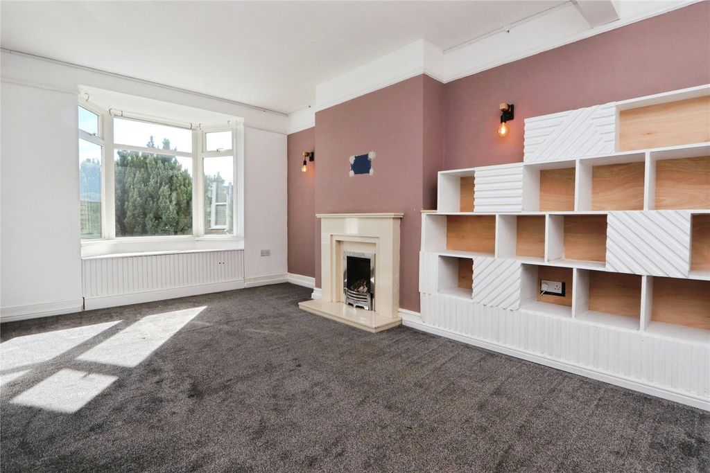 Property photo 2 of 18 Picture No. 24