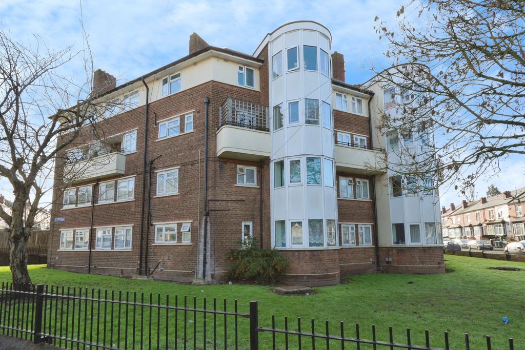 Property photo 1 of 16 Front