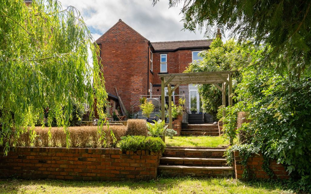 Property photo 2 of 41