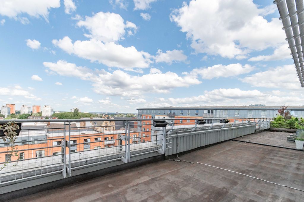 Property photo 1 of 18 Photo 8