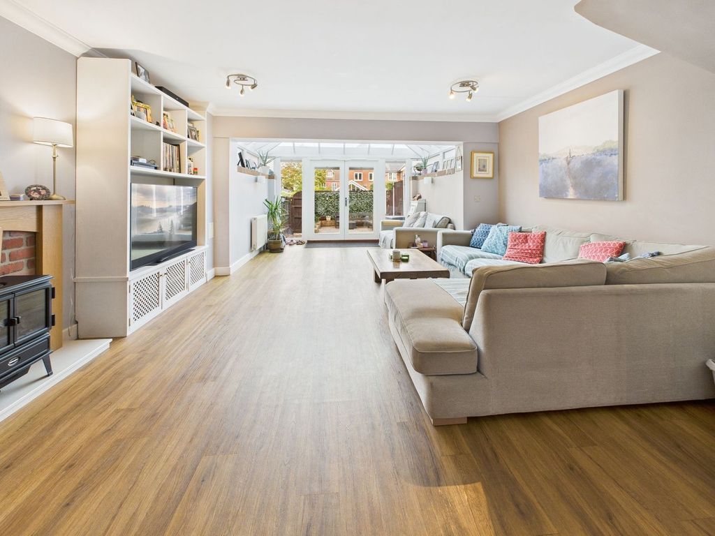 Property photo 2 of 28