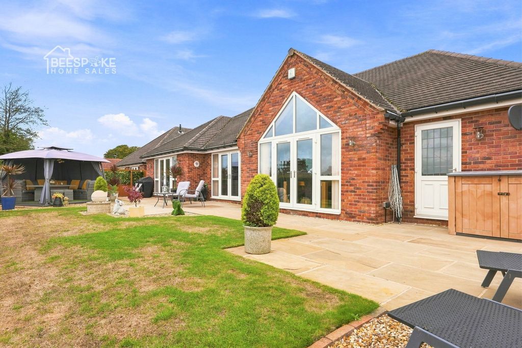 Property photo 2 of 34