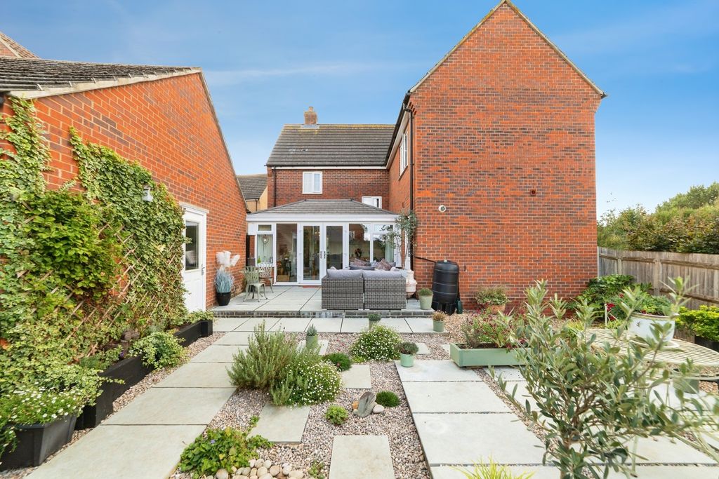 Property photo 2 of 32 Pbox-Img.Jpg