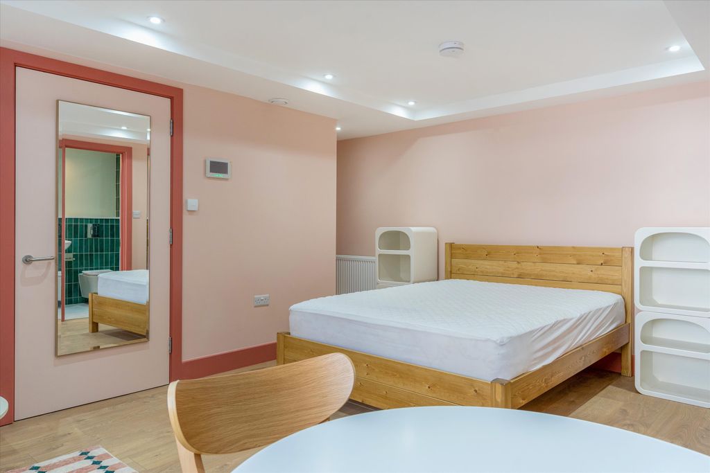 Property photo 2 of 13 Image