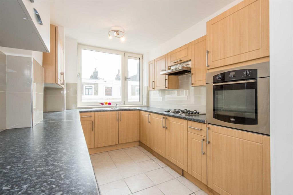Property photo 1 of 5
