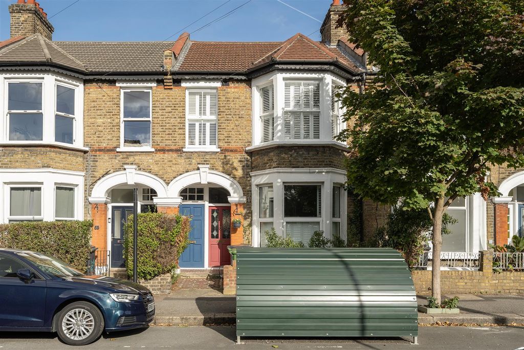 Property photo 1 of 21 Brunswick Road, E10