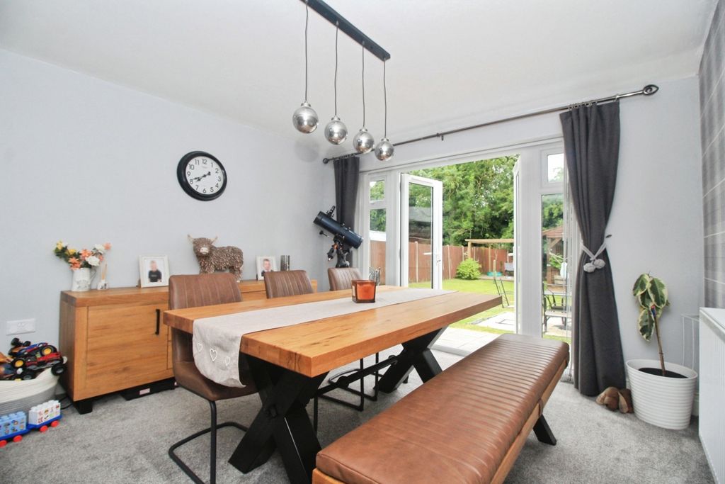 Property photo 3 of 12 Dining Area