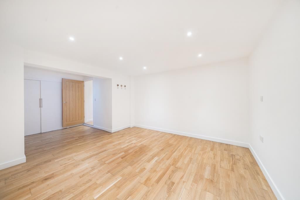 Property photo 2 of 19 Living Space