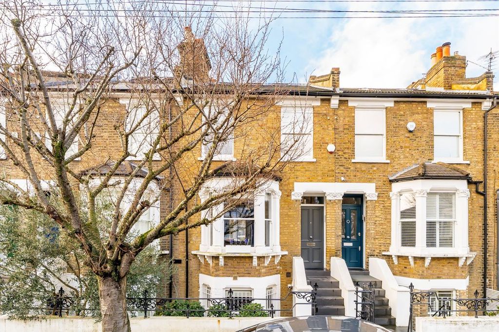 Property photo 1 of 18