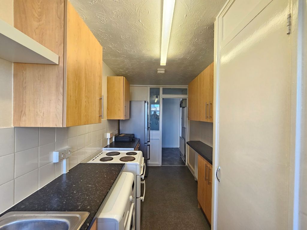 Property photo 3 of 12 Image