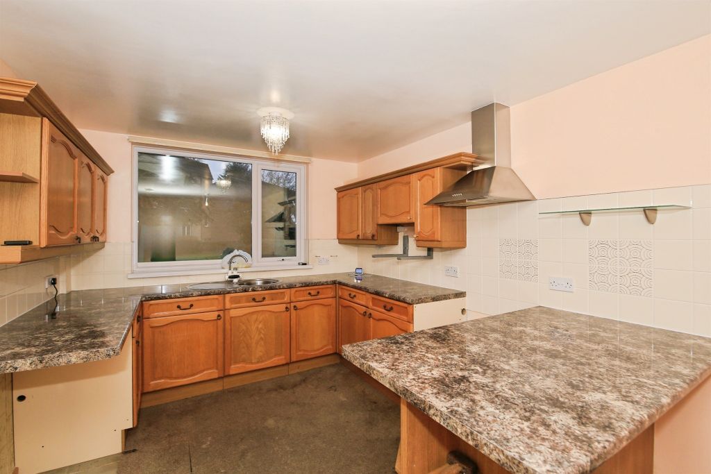 Property photo 2 of 21