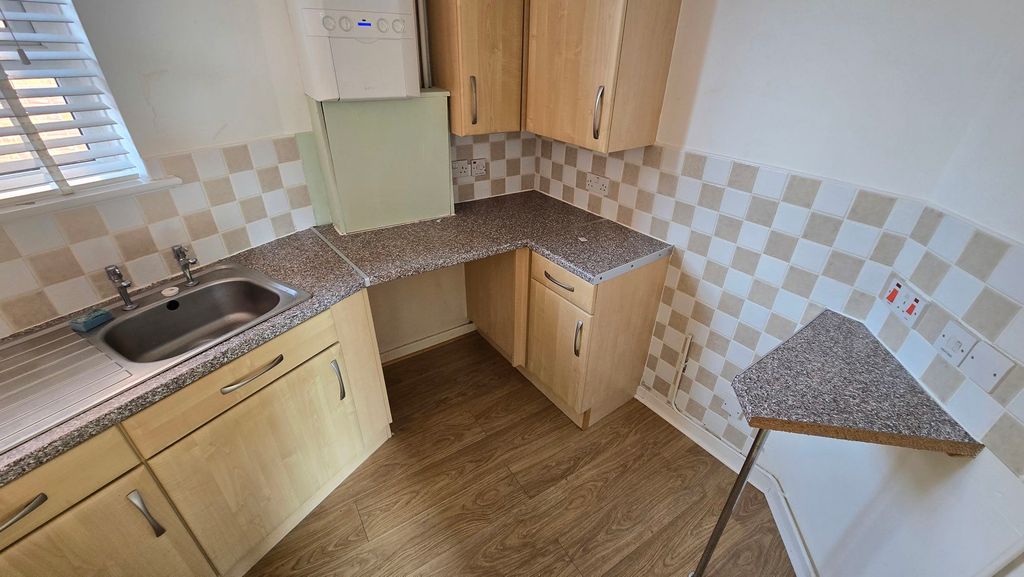 Property photo 3 of 12