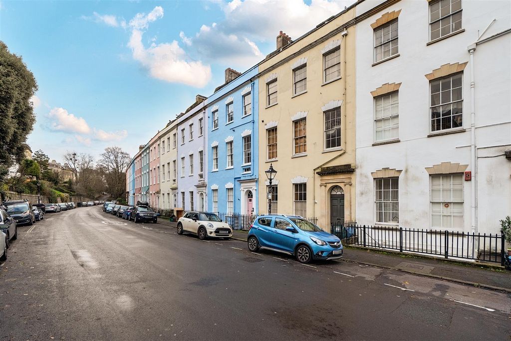 Property photo 1 of 11 1386863-1-693Aa1ce70934.Jpg