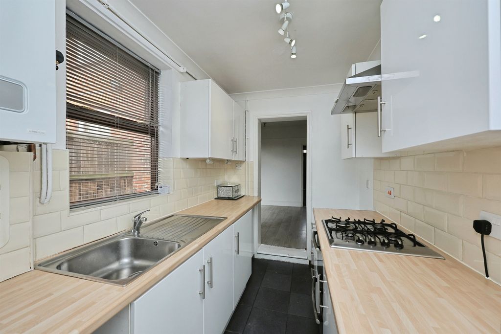 Property photo 2 of 18