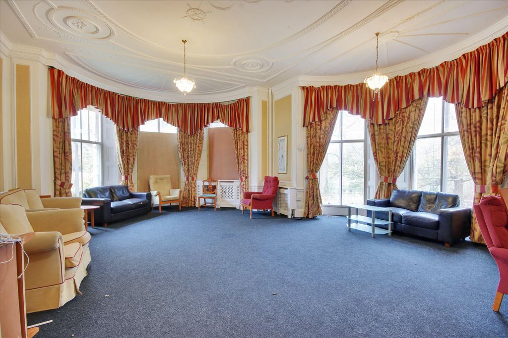 Property photo 3 of 25 Image