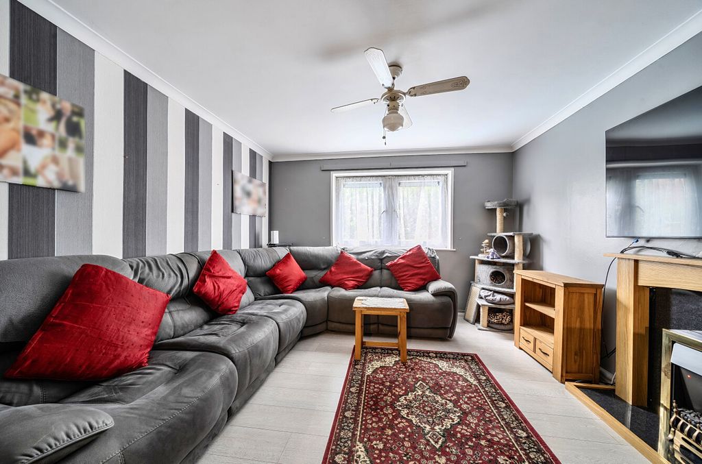 Property photo 2 of 10 1468515-9-6A1dc74...
