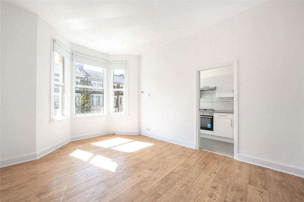 Property photo 1 of 10 Picture No. 22